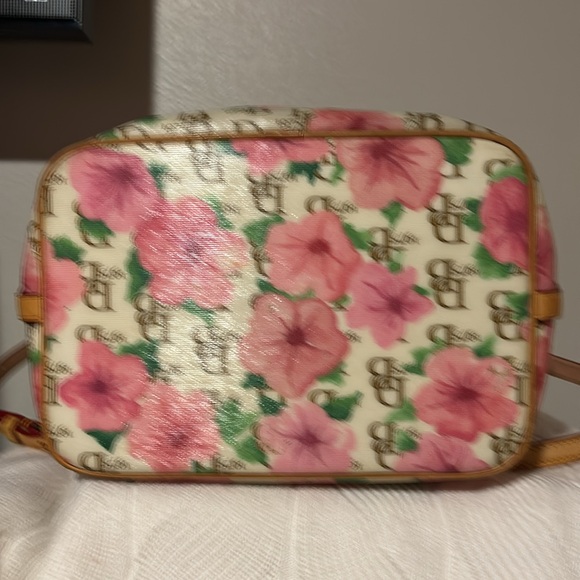 COPY - Dooney & Bourke bucket bag - Picture 4 of 8